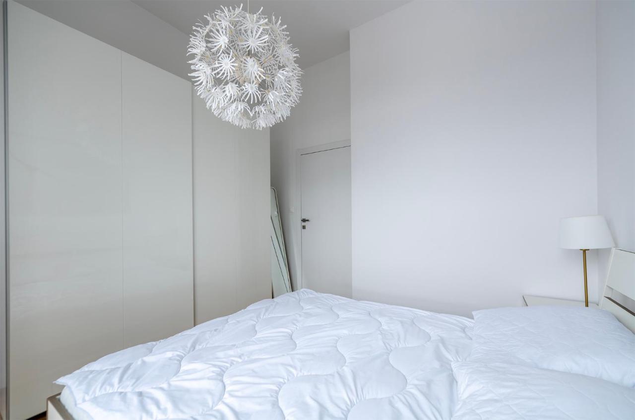 Penthouse With A View Of Lodz & Free Parking Apartment Bagian luar foto